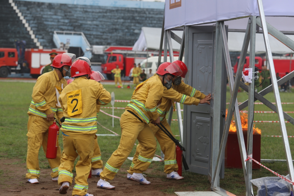 Lạng Sơn thi nghiệp vụ chữa cháy và cứu nạn, cứu hộ